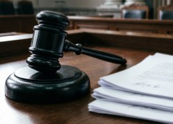В ХМАО суд вынес приговор директору гимназии, в которую ученик ворвался с топором В ХМАО суд вынес приговор директору гимназии, в которую ученик ворвался с топором