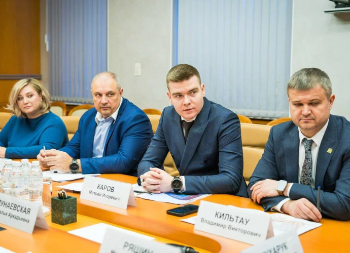 Власти ХМАО направили на подготовку к зиме 12 млрд рублей — вдвое больше, чем планировали Власти ХМАО направили на подготовку к зиме 12 млрд рублей — вдвое больше, чем планировали